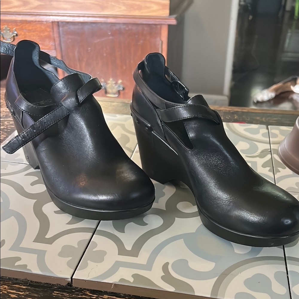 Dansko Black Wedge Shoes with Sleek Design